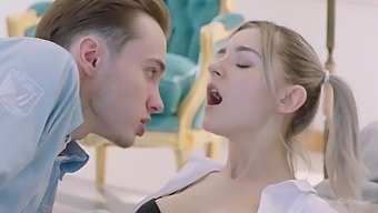 Russian Pornstar Eval Elfie Gives A Hardcore Blowjob And Gets Fucked In High Definition
