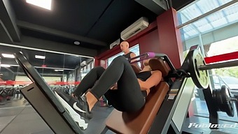 Teen (18+) Masturbates With Toy In High Definition Video