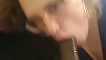Shay Si Užívá Orálního Sexu Na Penisu Dobře Vybaveného Černocha.
