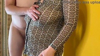 Amateur Wife With Big Breasts And Shaved Pussy Gets Creampie - Viewed From The Side