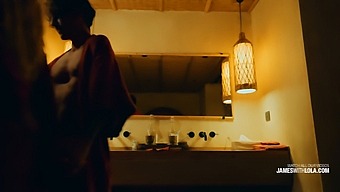 Real Amateur Couple Has Hot Romantic Sex In Hotel.